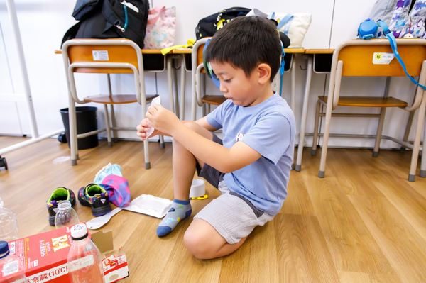 真剣に没頭する子ども